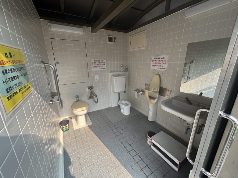 こども動物園のトイレの中の様子